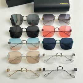 Picture of Balenciga Sunglasses _SKUfw53060590fw